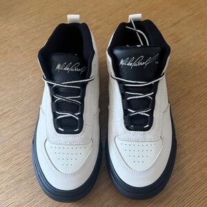 Vans x Girl Skateboards - Sz 9.5 Mike Carrol Skate MC 96